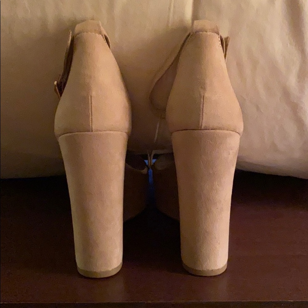 👡Heels👡 - Picture 3 of 7